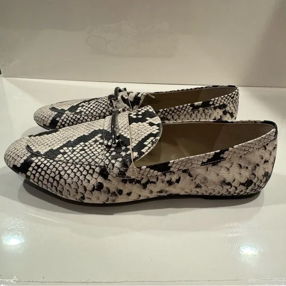 Enzo Angiolini Women's Snakeskin Loafers - Picture 3 of 9